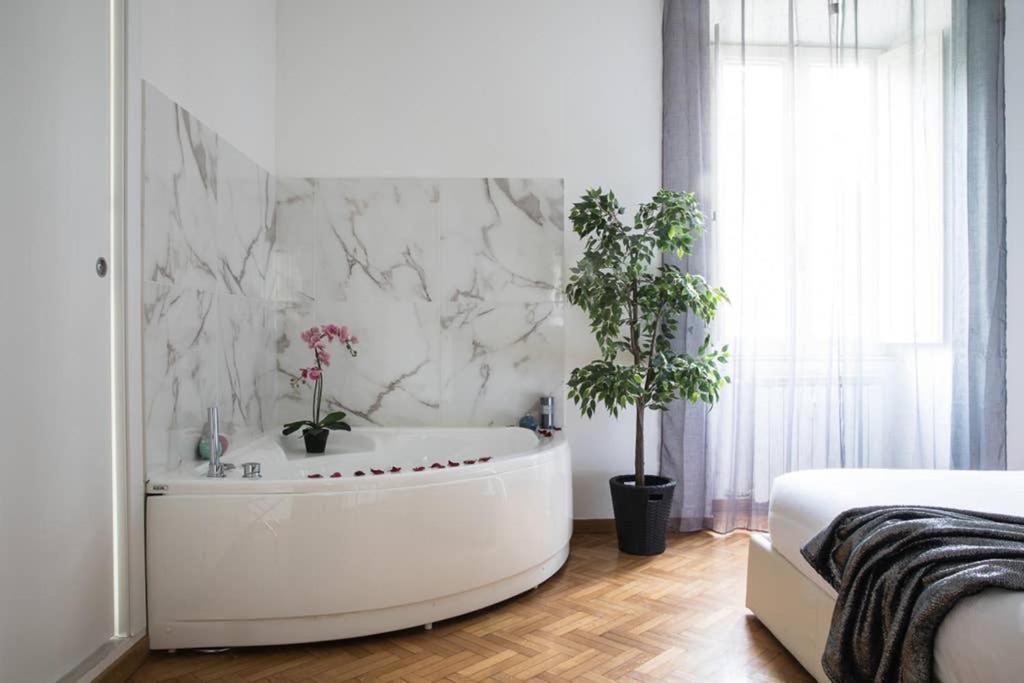Silver Luxury Jacuzzi Suite Trastevere - Top Collection Rome Extérieur photo