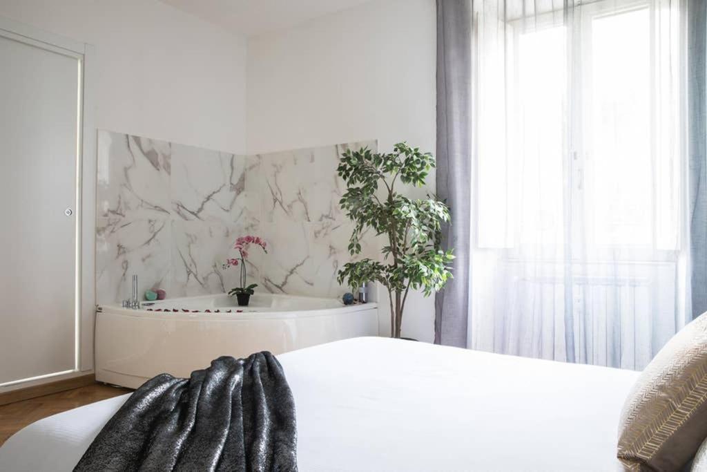 Silver Luxury Jacuzzi Suite Trastevere - Top Collection Rome Extérieur photo